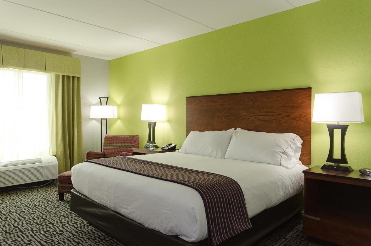 Holiday Inn Express Hickory - Hickory Mart By Ihg Kültér fotó