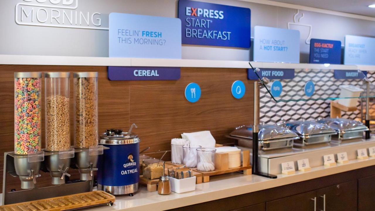 Holiday Inn Express Hickory - Hickory Mart By Ihg Kültér fotó