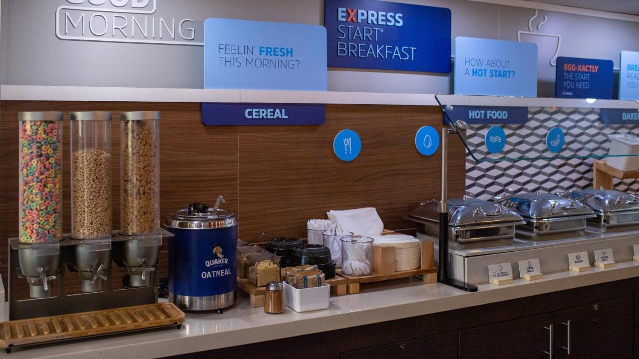 Holiday Inn Express Hickory - Hickory Mart By Ihg Kültér fotó